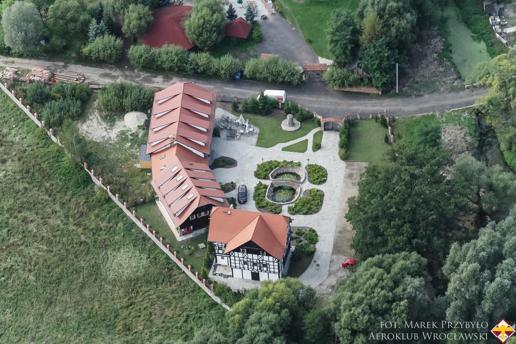 Karczma Rzym Hotel Samotwor Exterior photo